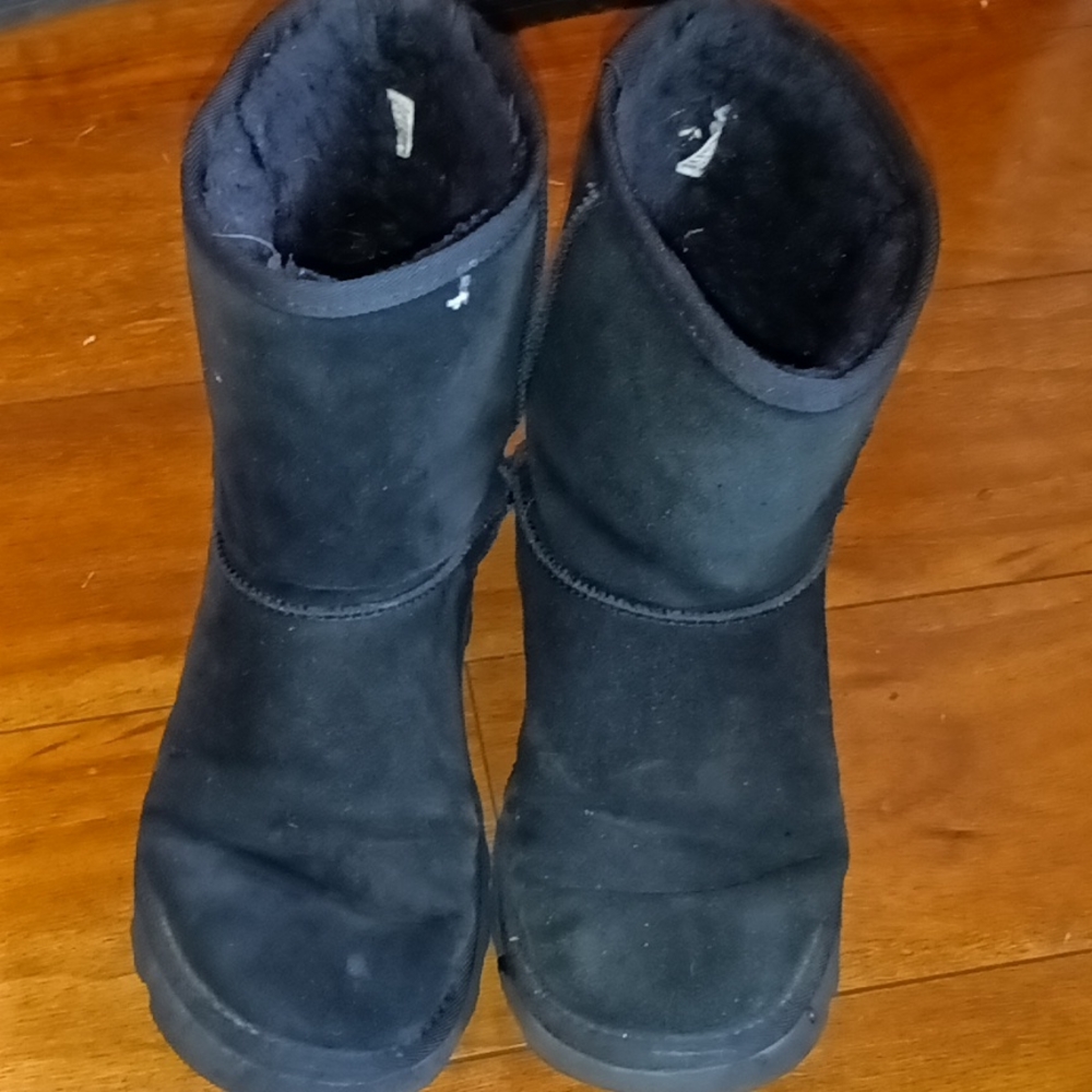 Black boots